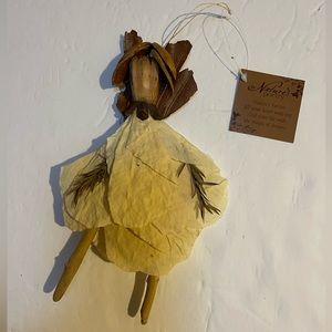 NWT  Enesco Natures Poetry Handcrafted Fairy Ornament Ornie 2011 Green/ivory M